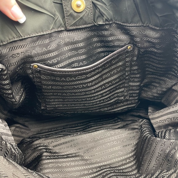 Prada rare Quilted Tessuto
Tote. Chocolate Brown with COA - Picture 11 of 17